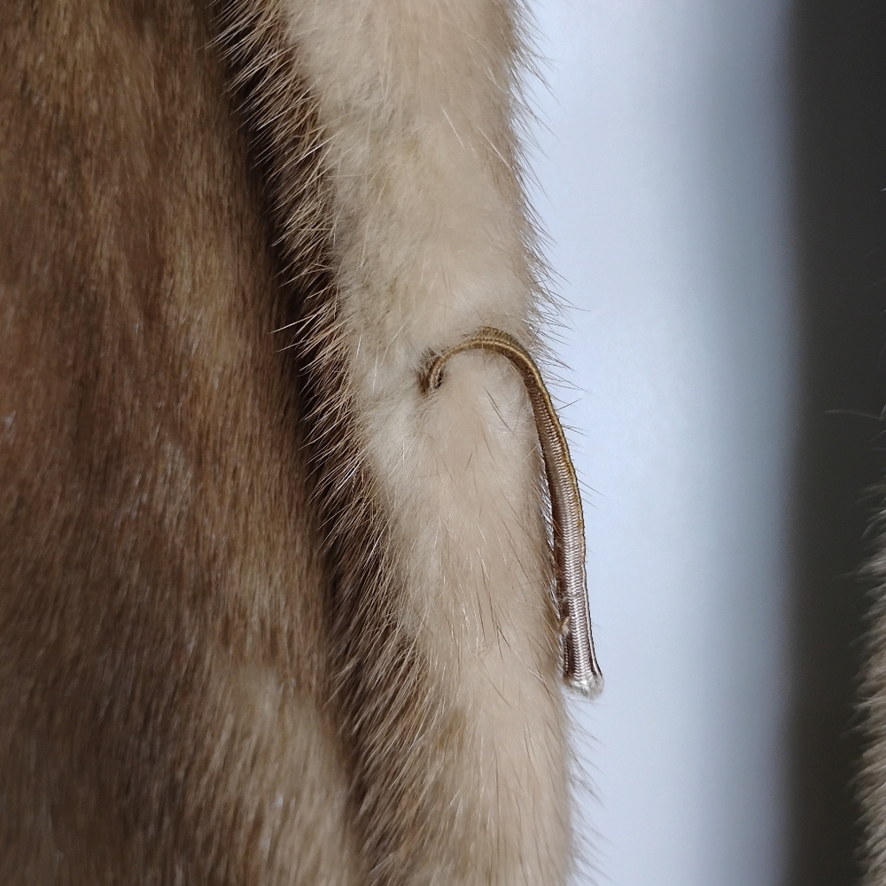 VINTAGE COLBERT MINK COAT - Picture 8 of 9